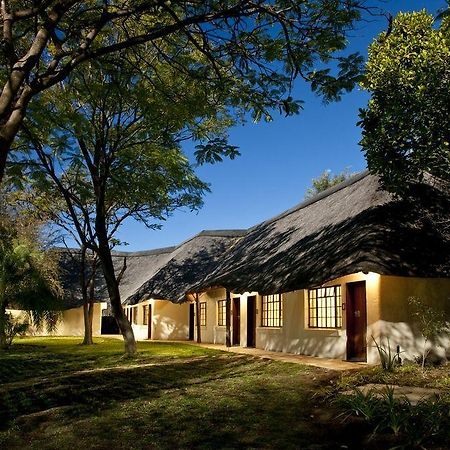 Villa Mokuti Etosha à Mokuti Lodge Extérieur photo