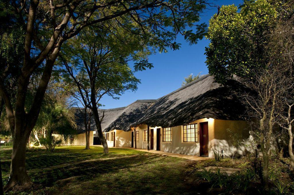 Villa Mokuti Etosha à Mokuti Lodge Extérieur photo