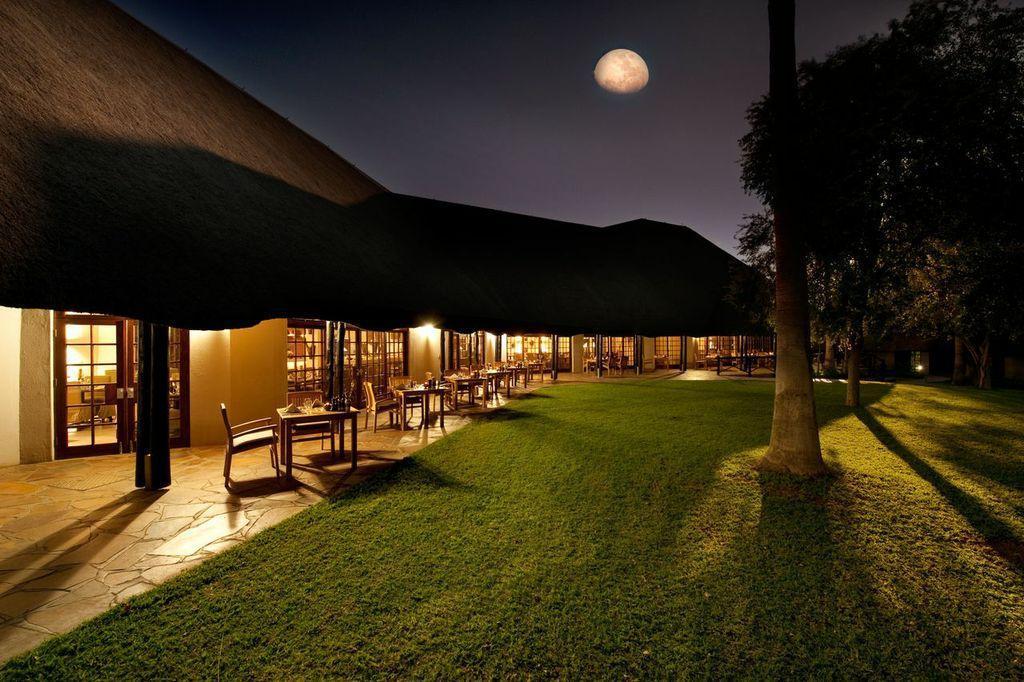 Villa Mokuti Etosha à Mokuti Lodge Extérieur photo