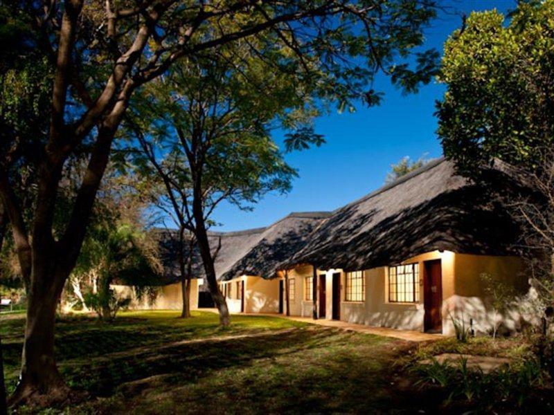 Villa Mokuti Etosha à Mokuti Lodge Extérieur photo