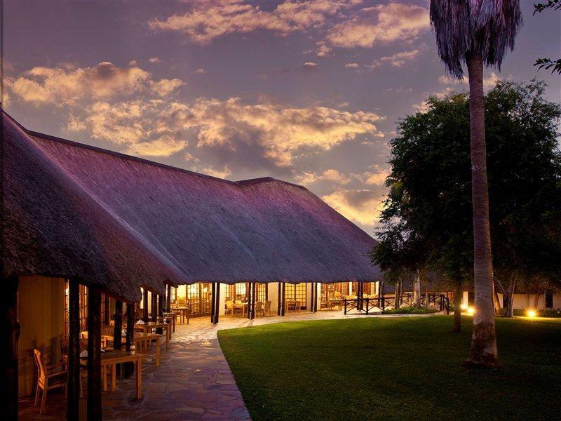 Villa Mokuti Etosha à Mokuti Lodge Extérieur photo